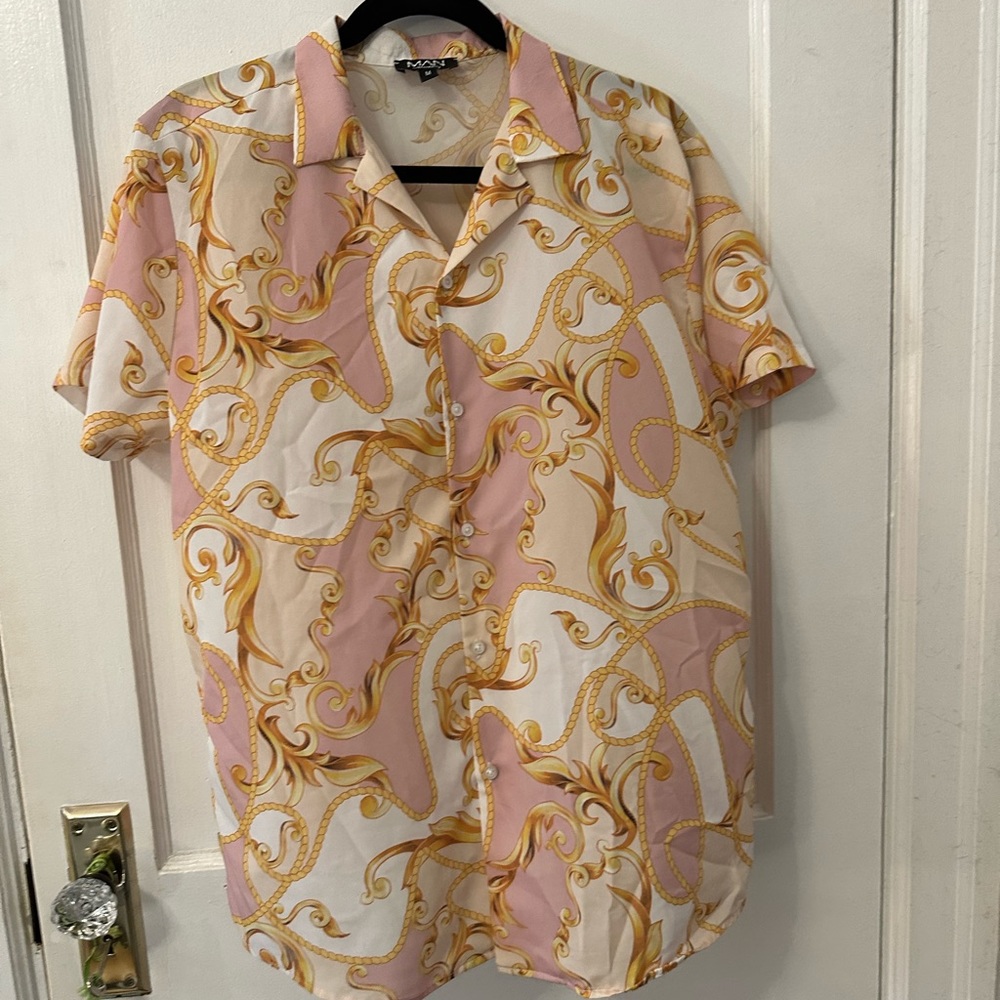 Vintage button up shirt-sleeved shirt